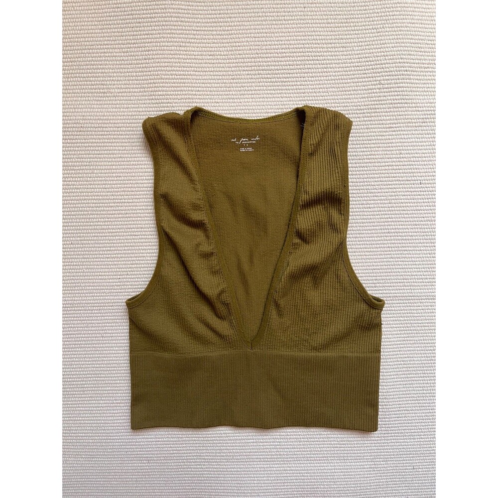 Out From Under Hailey Seamless Plunge Cropped Tank Top in Olive Green Size SMALL